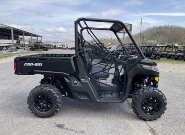 2025 Can-Am® Defender