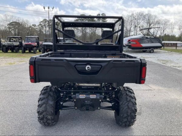 2025 Can-Am® Defender