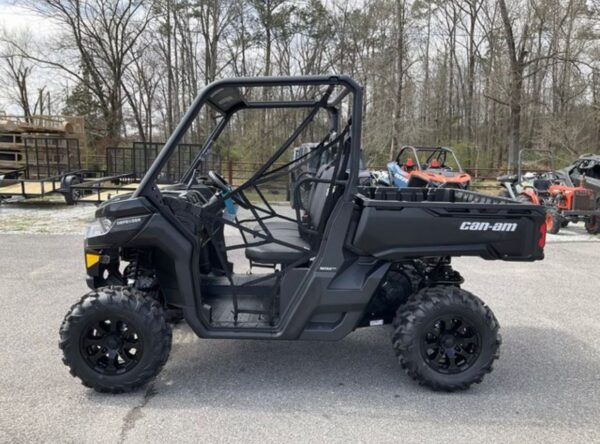 2025 Can-Am® Defender